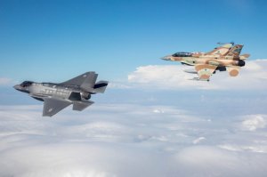 İsrailin iki F-35 qırıcısı İranın hava məkanına girib?